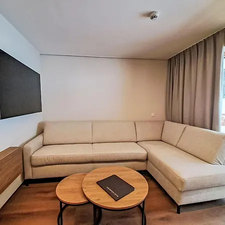 Iris-2 By Interhome