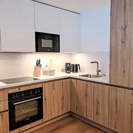 Iris-2 By Interhome 3* اوفاش