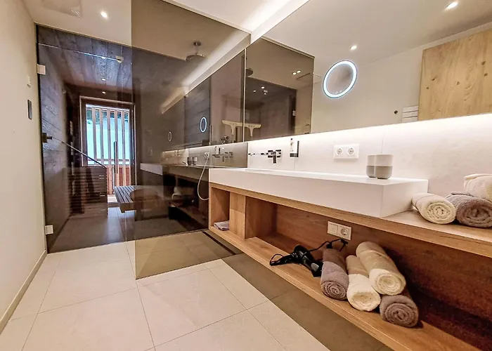 Iris-2 By Interhome 3*